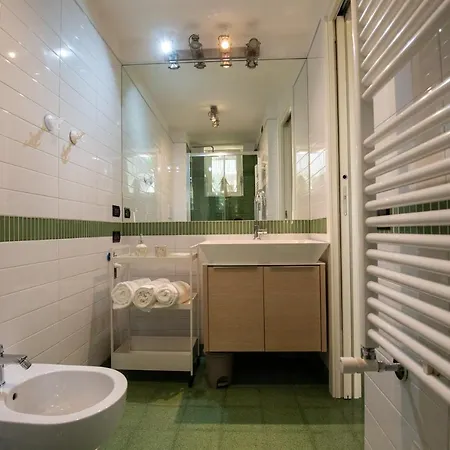 A Casa Di Anna - Charming House With Courtyard Apartment Bari