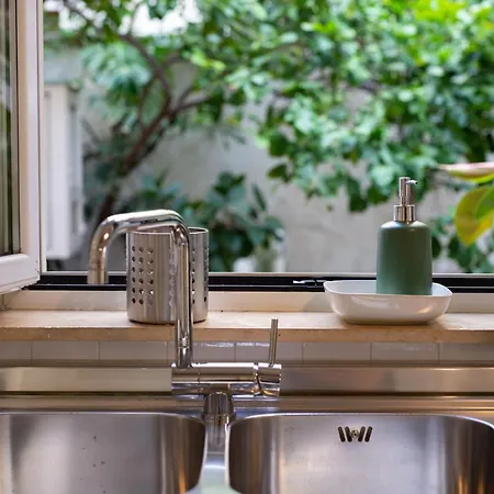 A Casa Di Anna - Charming House With Courtyard Apartment Bari