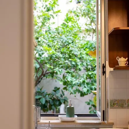 A Casa Di Anna - Charming House With Courtyard Lägenhet